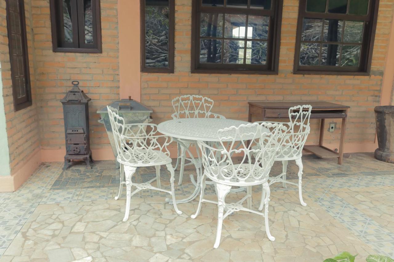 Em tiradentes, Minas Gerais, CASA TÍPICA E ESPAÇOSA EM TERRENO ARBORIZADO Exterior foto
