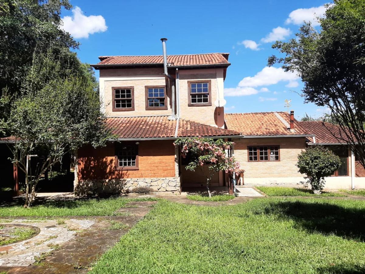 Em tiradentes, Minas Gerais, CASA TÍPICA E ESPAÇOSA EM TERRENO ARBORIZADO Exterior foto